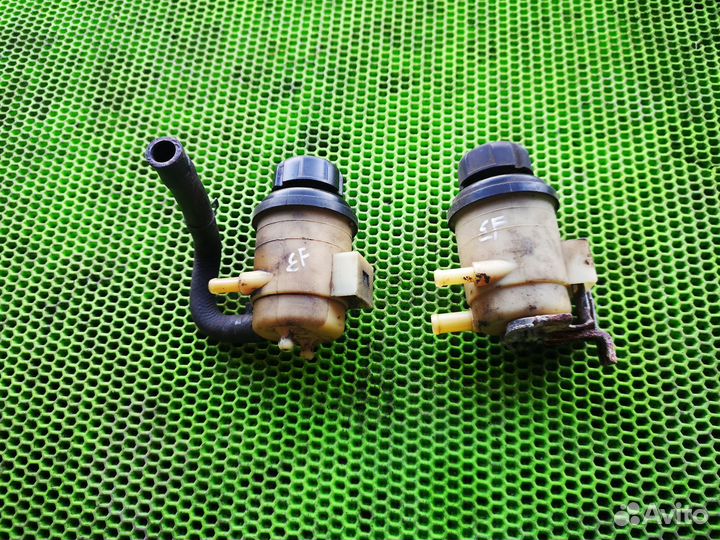 Бачок гура на Hyundai Sonata IV EF 01-12