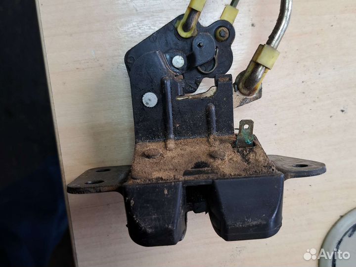 Замок крышка багажника hyundai matrix 2001-2009