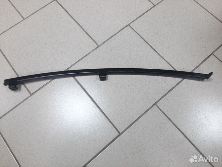 Направляющая стекла задняя левая Rav4 40 2012-19