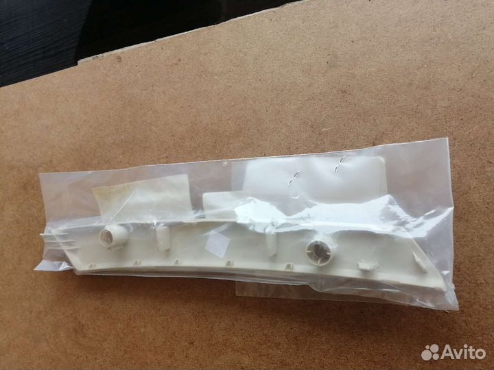 Накладка ручки внутренней правой VW Tiguan