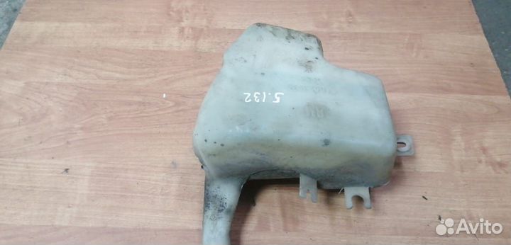 Бачок омывателя лобового стекла Opel Vectra B