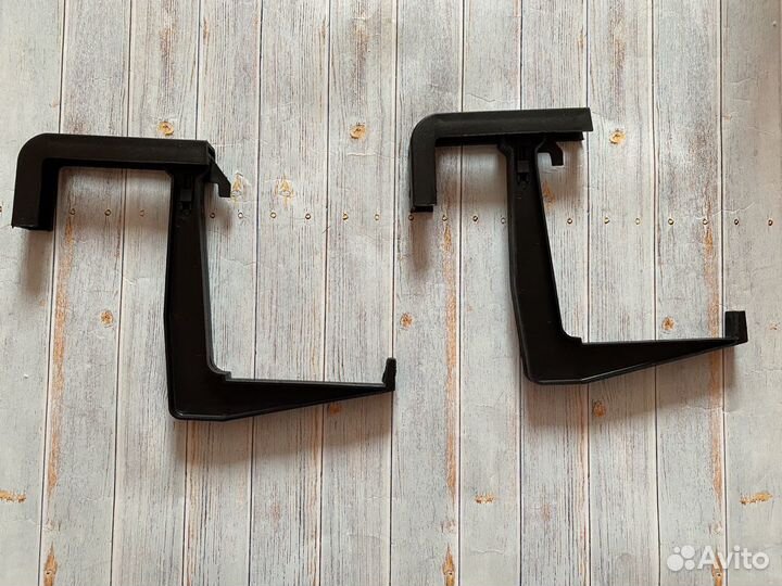 Крепление для балконных ящиков