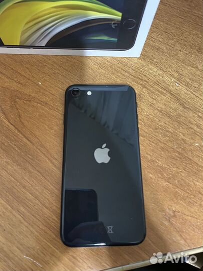 iPhone SE, 128 ГБ