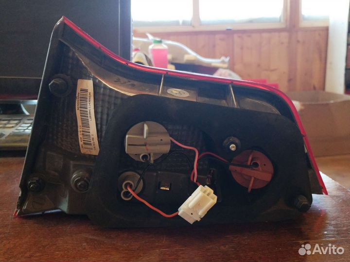 Фонарь задний внутренний левый Kia Rio