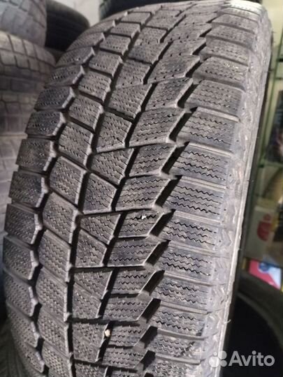 Maxxis Arctic Trekker SP03 215/55 R17