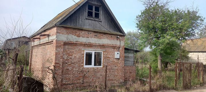 Дом 25 м² на участке 6 сот.