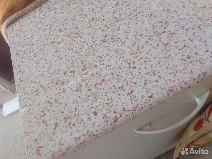 Стол кухонный новый