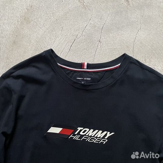 Tommy hilfiger лонгслив big logo