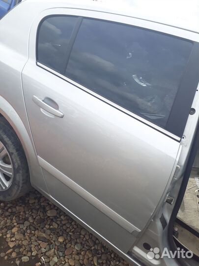 Дверь задняя правая opel astra h Хетчбэк