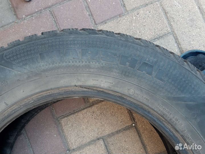Marshal I'Zen RV Stud KC16 225/65 R17