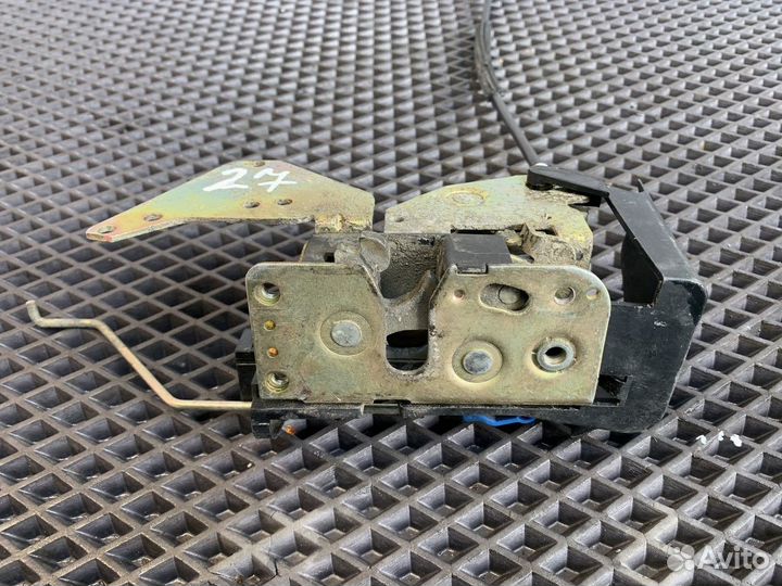 81626806148 Замок двери правой