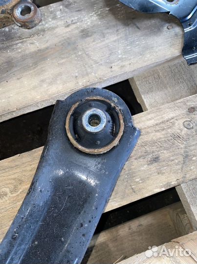 Рычяг передний левый Nissan X-Trail T31