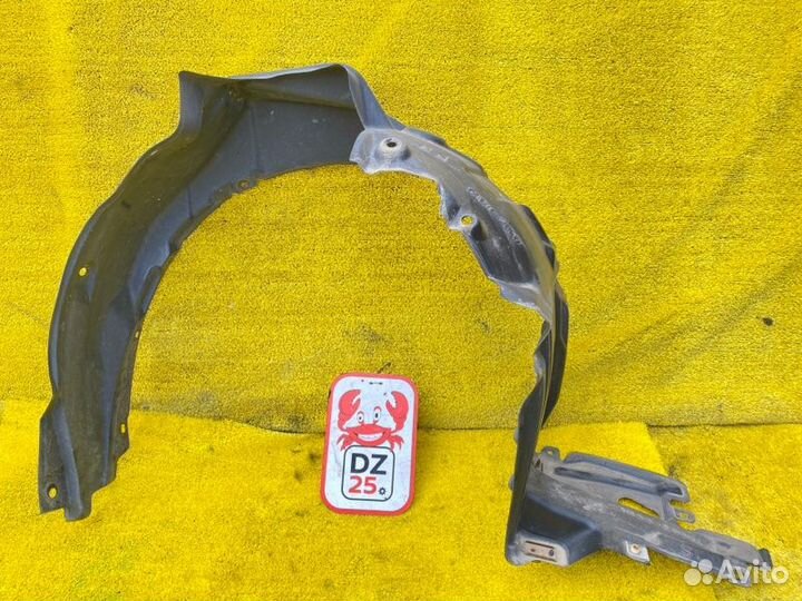 Подкрылок передний левый Toyota Voxy/Noah