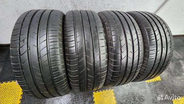 Kumho Ecsta HS52 225/50 R17