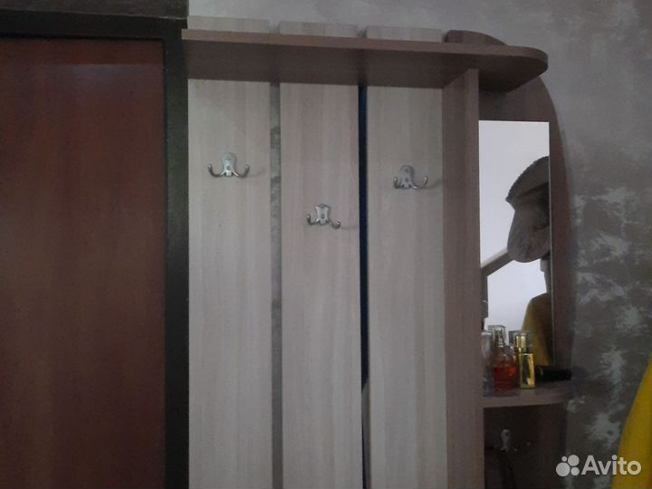 Вешалка в прихожую