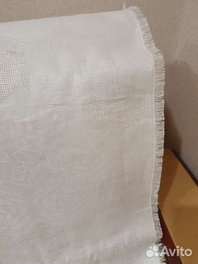 Скатерть лен белая с вышивкой с салфетками новые