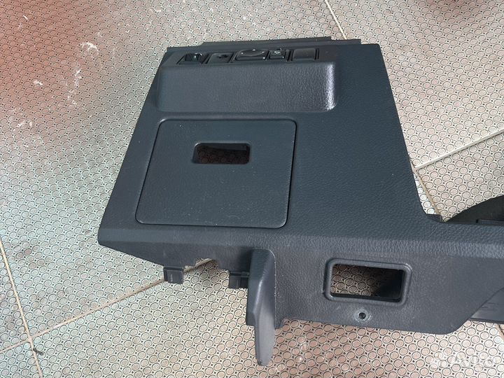 Панель подрулевая Nissan Tiida C11