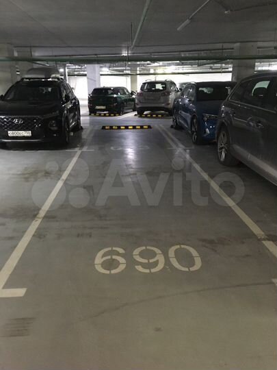 Машиноместо, 27 м²