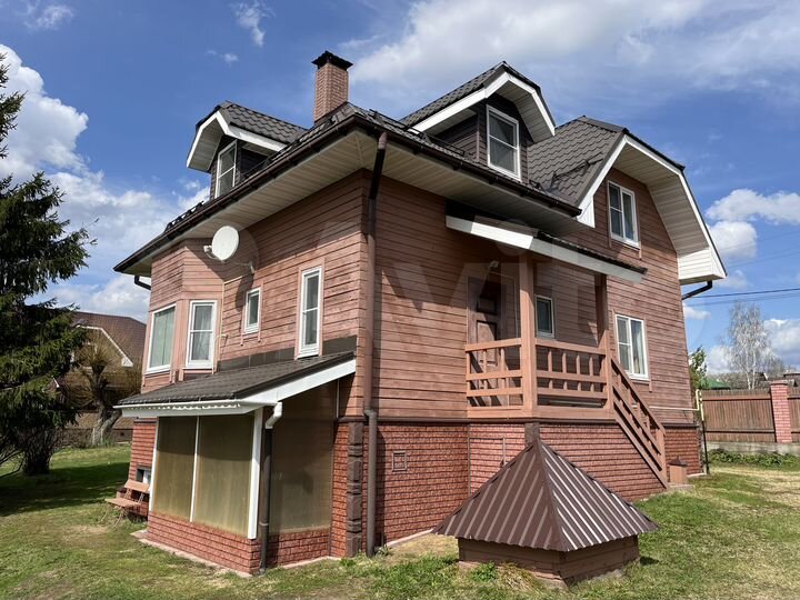 Дом 200 м² на участке 39 сот.