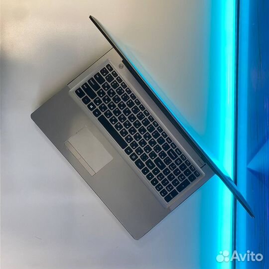 Игровой ноутбук Lenovo i5