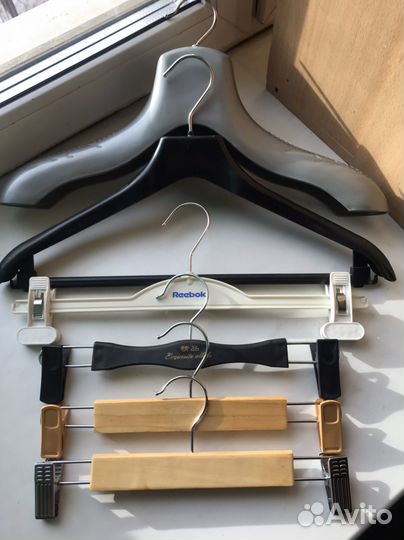 Плечики -100.с прищепками-50