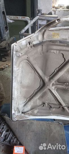 Капот Тойота vista 50