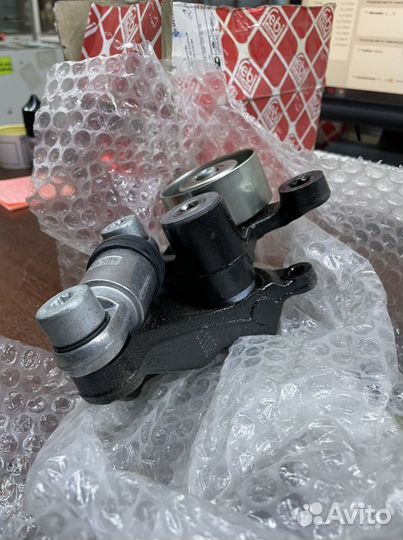 Натяжитель ремня Mercedes Benz E W211