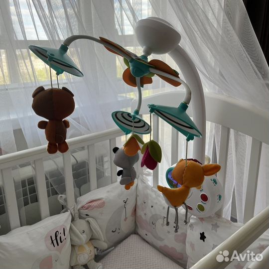 Музыкальный мобиль на кроватку