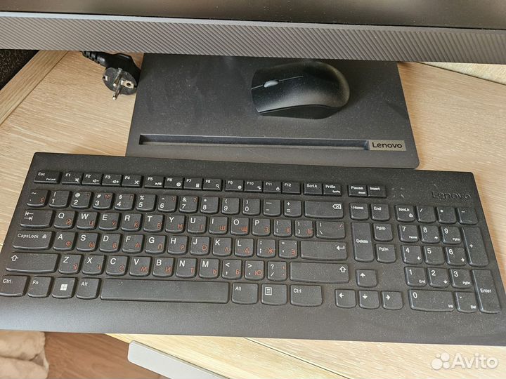 Моноблок Lenovo IdeaCentre AIO 5 27IAH7 27