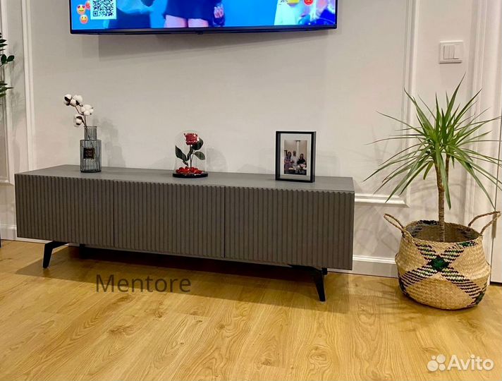 Тумба тв Bravo на опорах