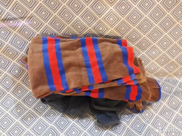 Детский рюкзак с вещами и коробка