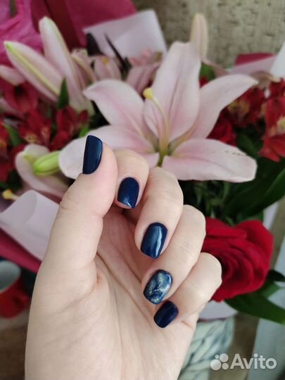 Модель на маникюр