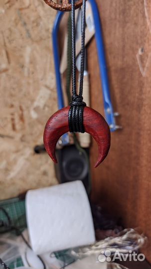 Кулон ручная работа из дерева Лунница