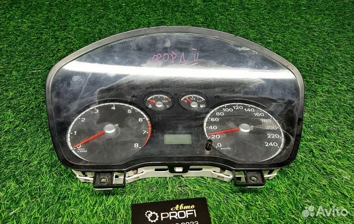 В наличии: приборная панель Ford Focus 2