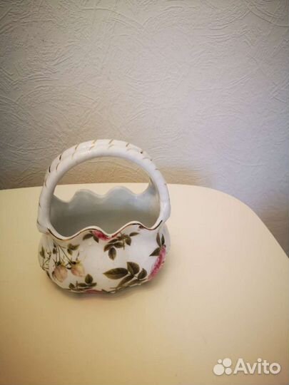 Конфетница фарфоровая