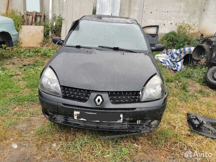 В разборе Renault Clio хэтчбек 2003 год