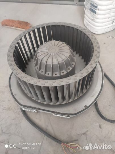 Двигатель с крыльчаткой