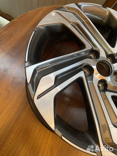 Диск Hyundai Santa Fe R18 2018 52910s1610