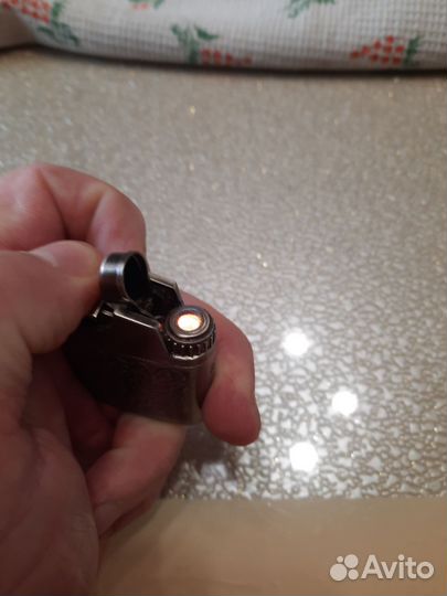 Зажигалка газовая