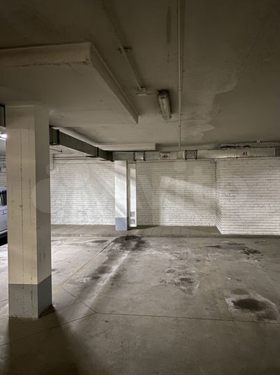 Машиноместо, 18 м²