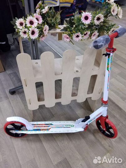Самокат двухколесный. Новый