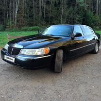 Lincoln Town Car 4.6 AT, 2001, 235 000 км, с пробегом, цена 920 000 руб.