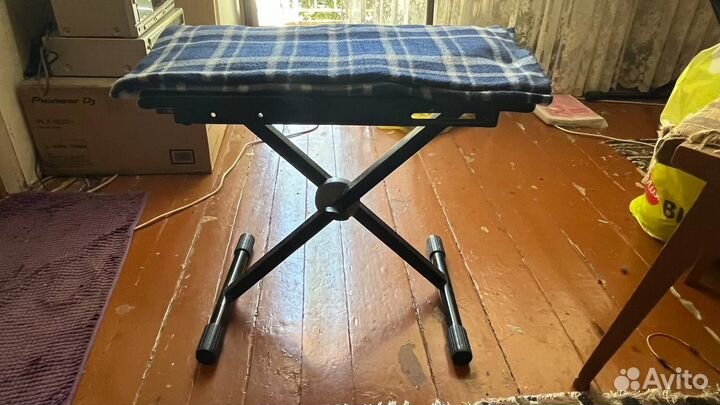 Продам синтезатор