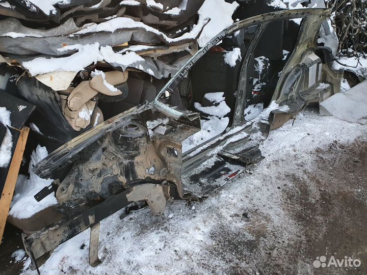 Правая боковина Vw Golf 4 крыло порог лонжерон бок