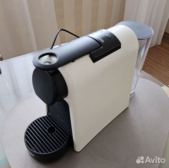 Капсульная кофемашина delonghi