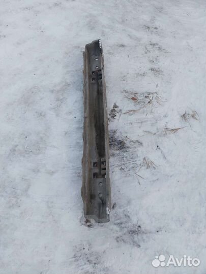 Усилитель заднего бампера Chevrolet Lumina