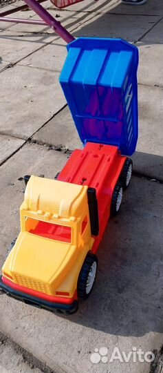 Продаю детскую машинку