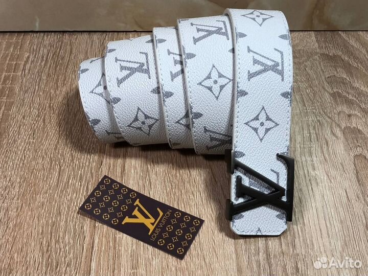 Ремень унисекс Louis Vuitton. Белый