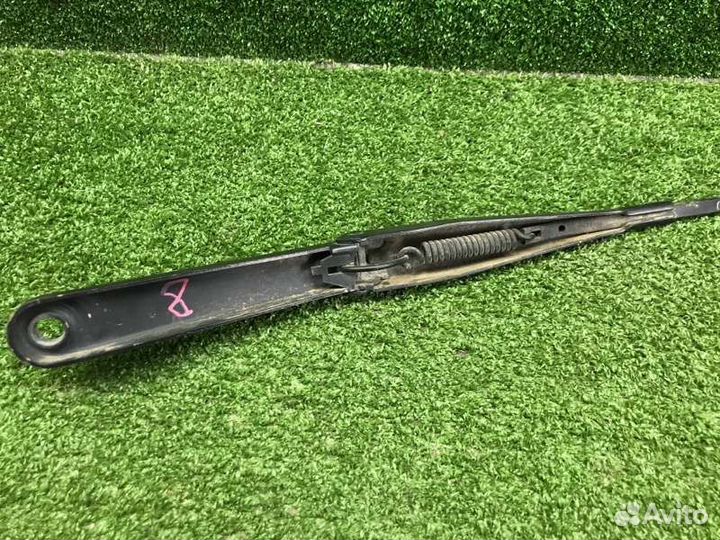 Поводок стеклоочистителя передний правый Ford