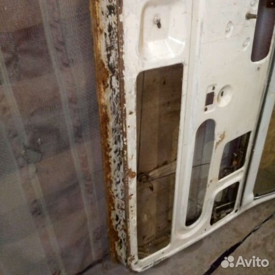 Дверь ваз2121